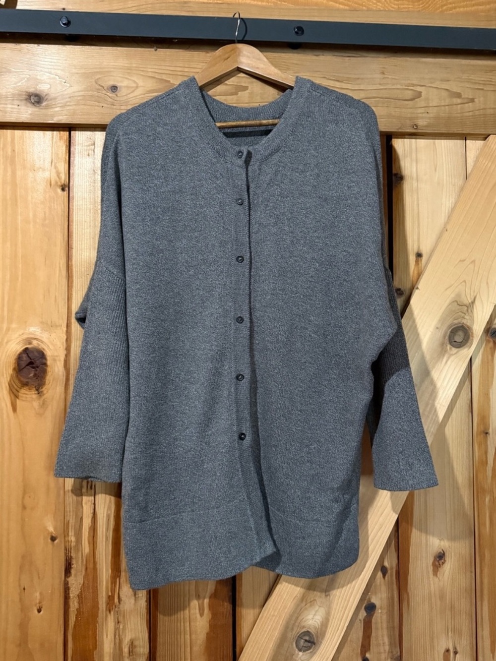 Vetta Women's Gray Organic Cotton Knit Button-Front Sweater
